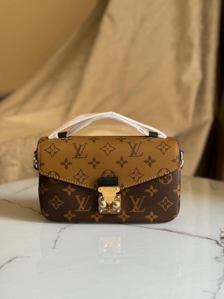 Lv Premium bag with box & double strap