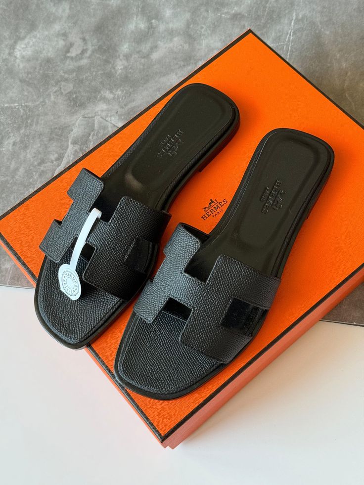 Hamrs Premium Slipper with box packaging